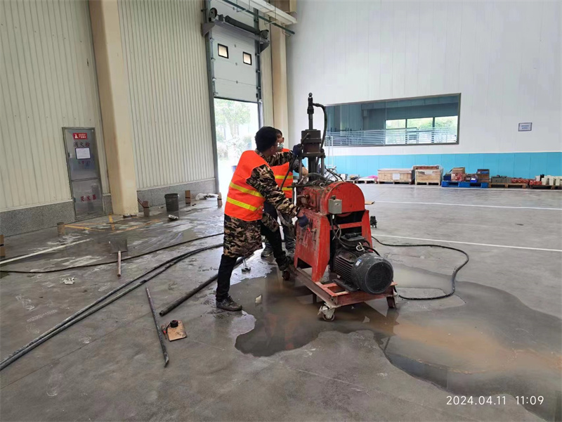 乳山厂房地面下沉塌陷注浆加固施工